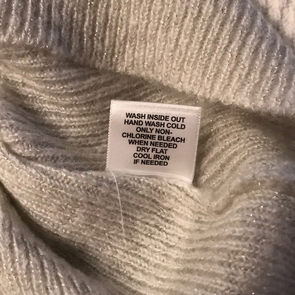 Beautiful ELLE Women’s Sweater - Picture 8 of 13